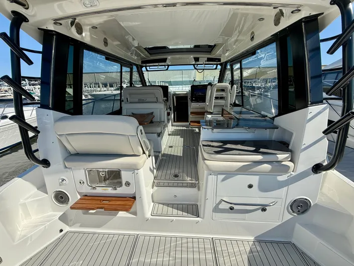 Explorer Yacht Photos Pics 