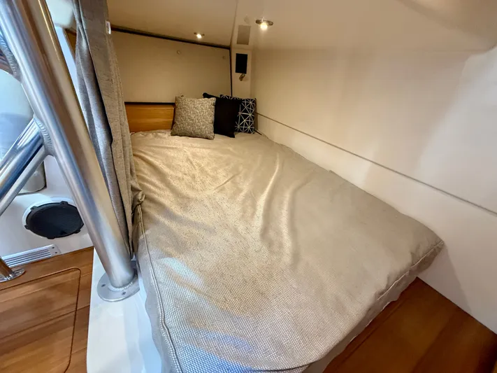 Explorer Yacht Photos Pics 