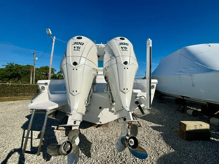  Yacht Photos Pics 2025 Everglades 273 Cc - Image 3