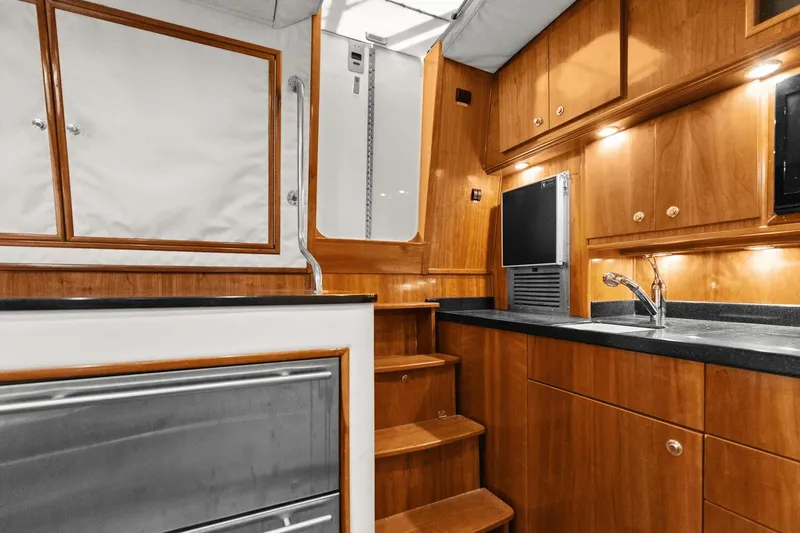 Blues Traveler Yacht Photos Pics 