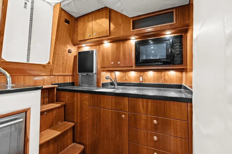 Blues Traveler Yacht Photos Pics 