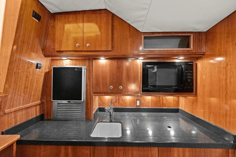 Blues Traveler Yacht Photos Pics 