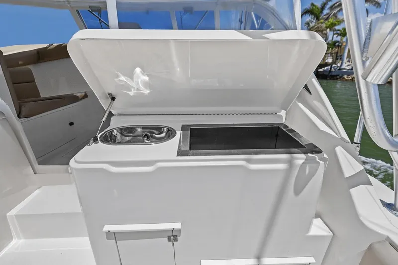 Blues Traveler Yacht Photos Pics 