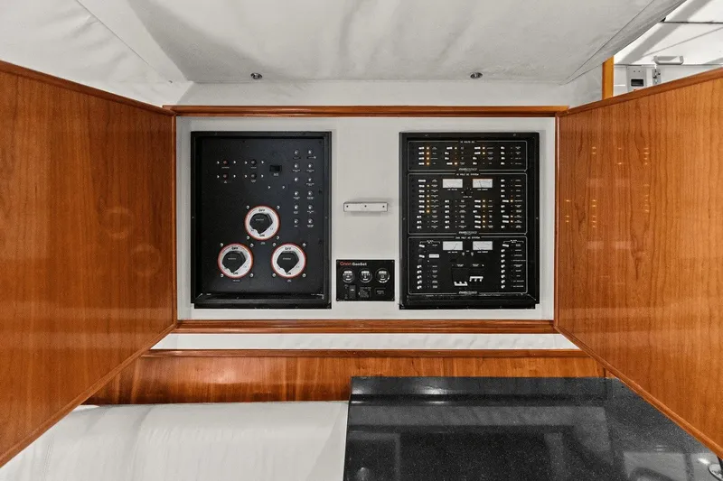 Blues Traveler Yacht Photos Pics 