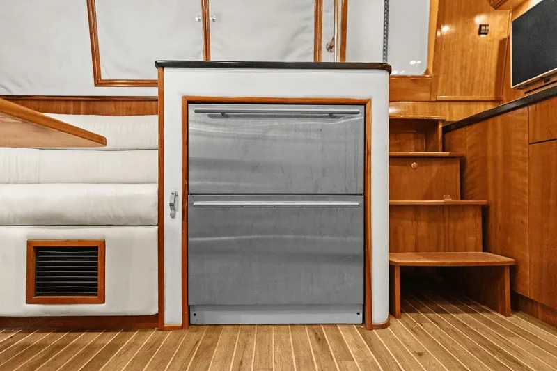 Blues Traveler Yacht Photos Pics 