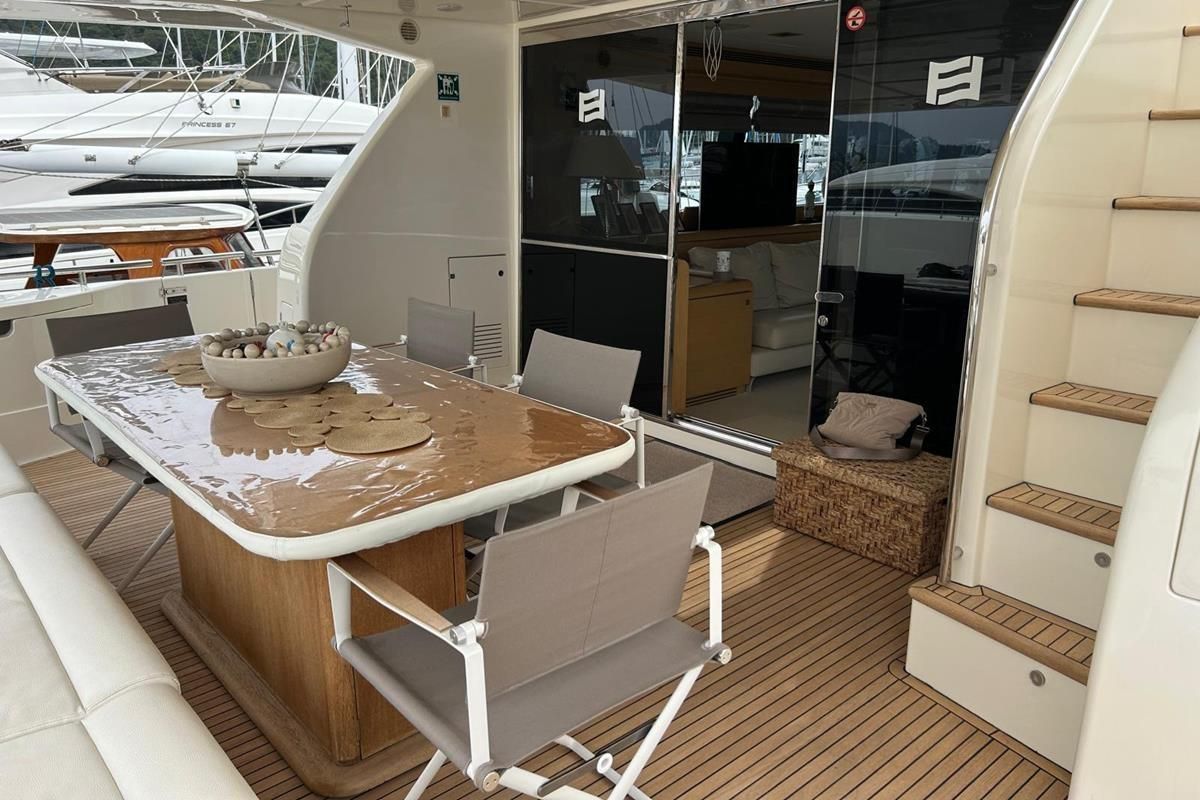 2014 Ferretti Yachts 78 