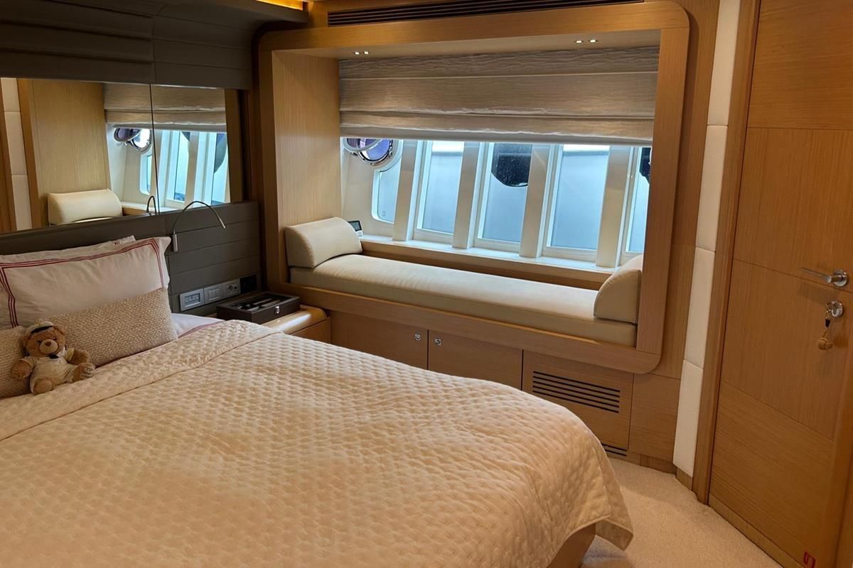 2014 Ferretti Yachts 78 