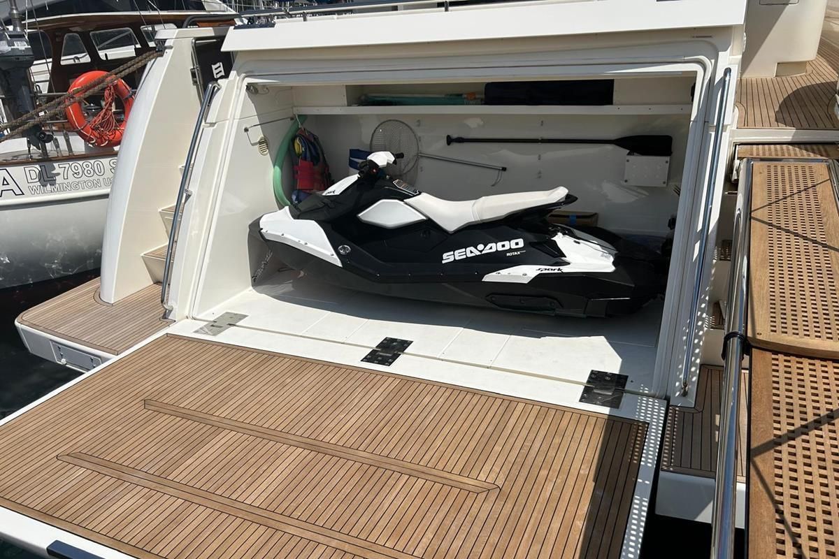 2014 Ferretti Yachts 78 