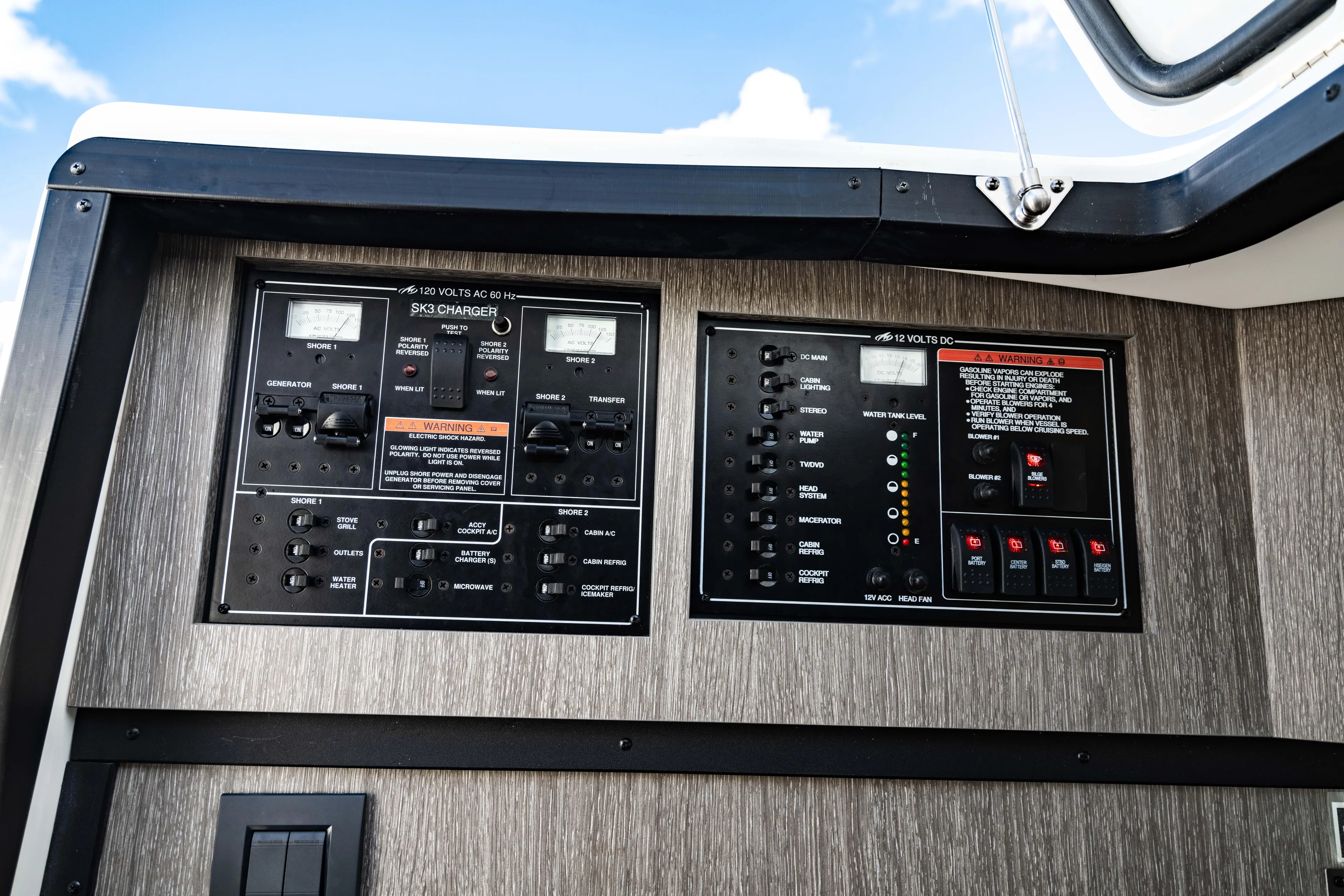  Yacht Photos Pics 2022 MONTEREY 385SS - Image 27