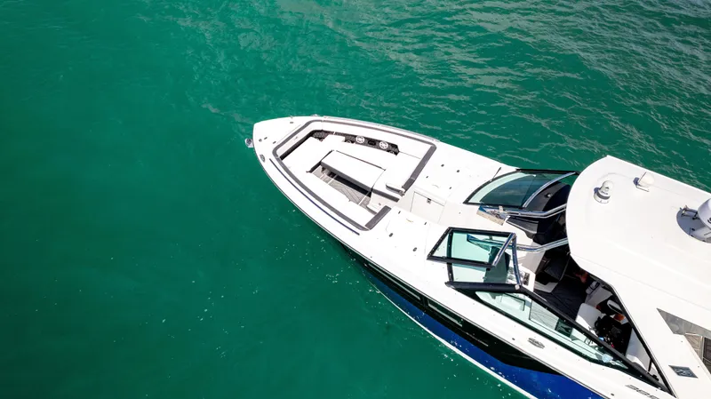  Yacht Photos Pics 2022 MONTEREY 385SS - Image 32