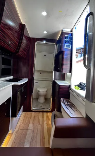 T- Highlander Yacht Photos Pics 