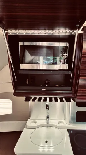 T- Highlander Yacht Photos Pics 