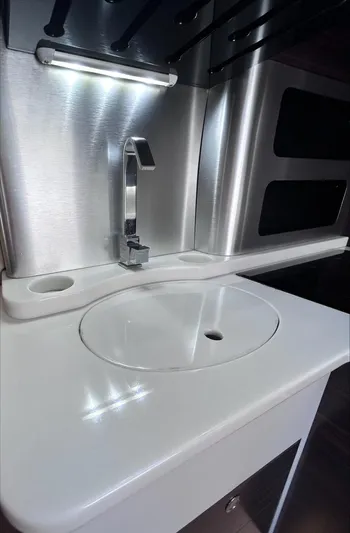 T- Highlander Yacht Photos Pics 