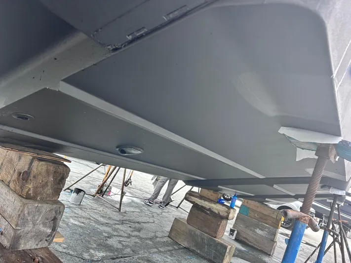 T- Highlander Yacht Photos Pics 