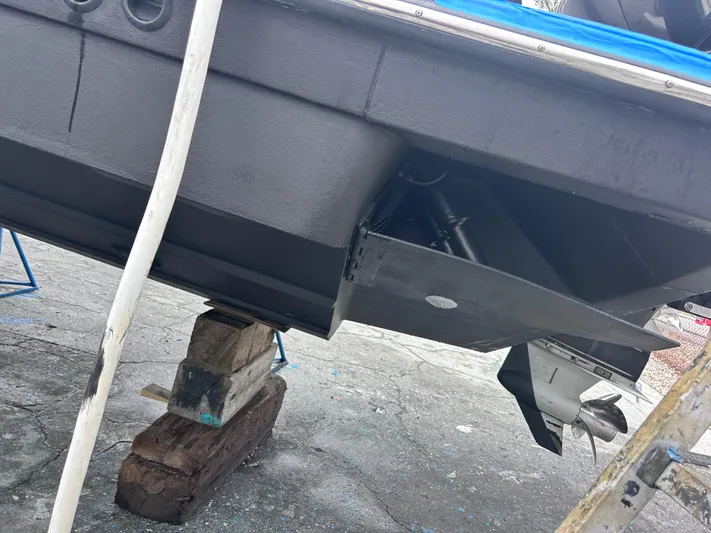 T- Highlander Yacht Photos Pics 