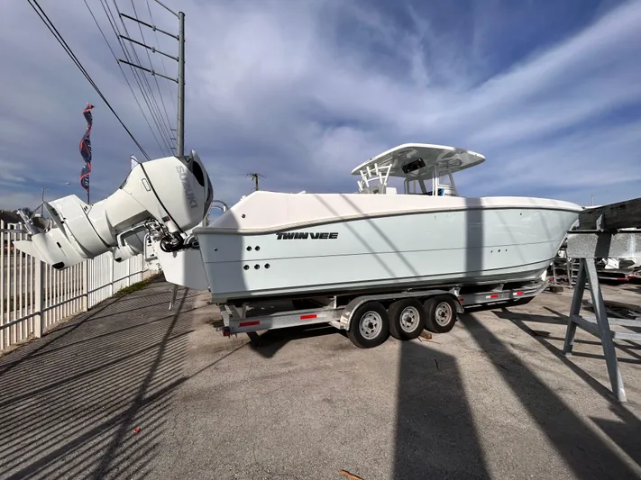  Yacht Photos Pics 2023 Twin Vee 340 Gfx - Image 7