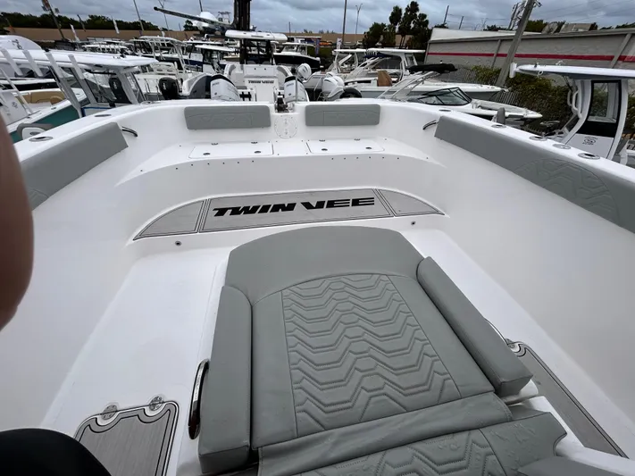  Yacht Photos Pics 2023 Twin Vee 340 Gfx - Image 16