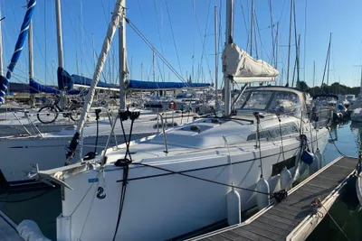 2020 Beneteau Oceanis 30.1