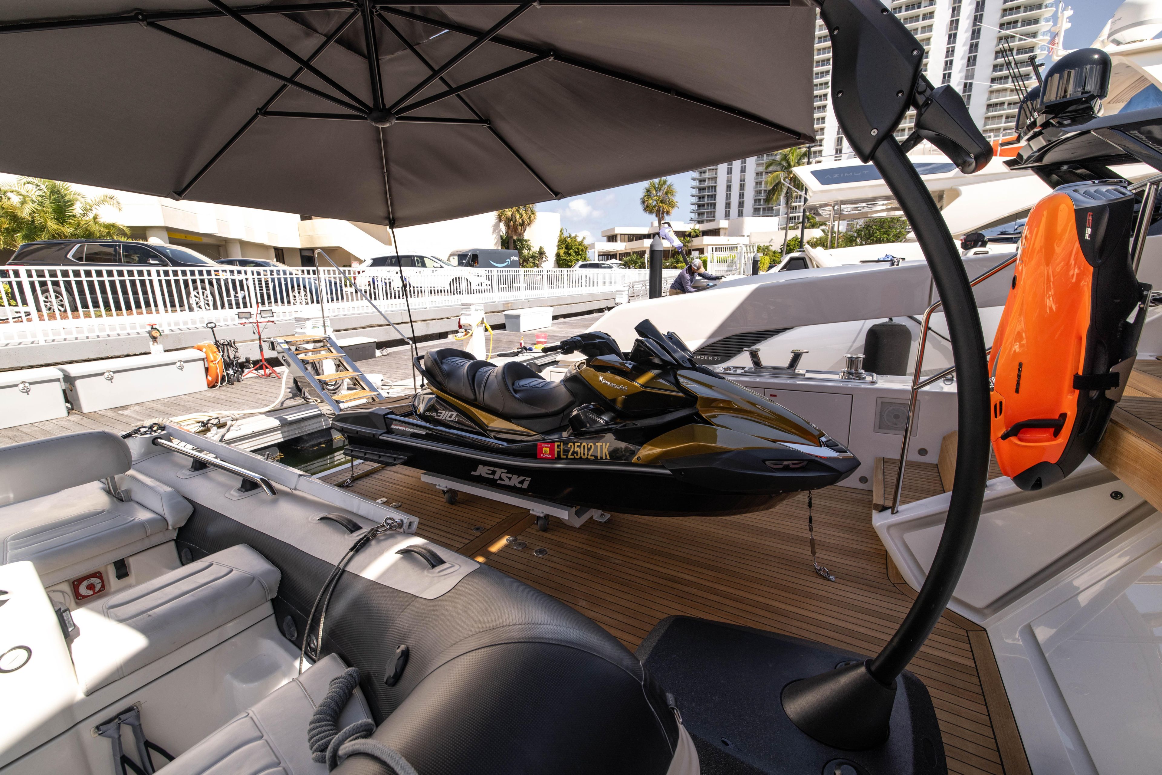 Yacht