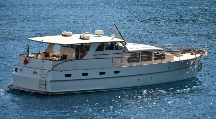 Sally Yacht Photos Pics 
