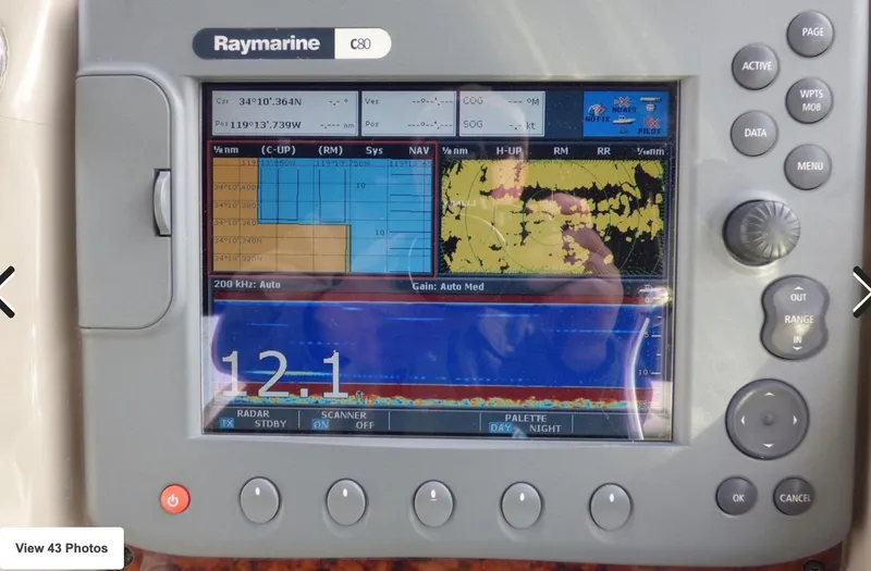  Yacht Photos Pics Raymarine C80 navigation display on 2007 Sea Ray 340 boat, showing radar and sonar data.