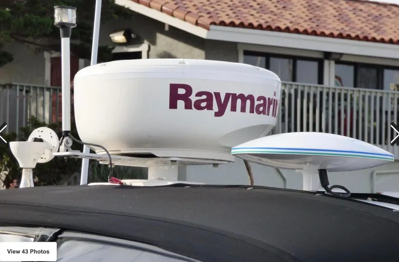  Yacht Photos Pics Radar equipment on a 2007 Sea Ray 340 boat, featuring Raymarine technology.