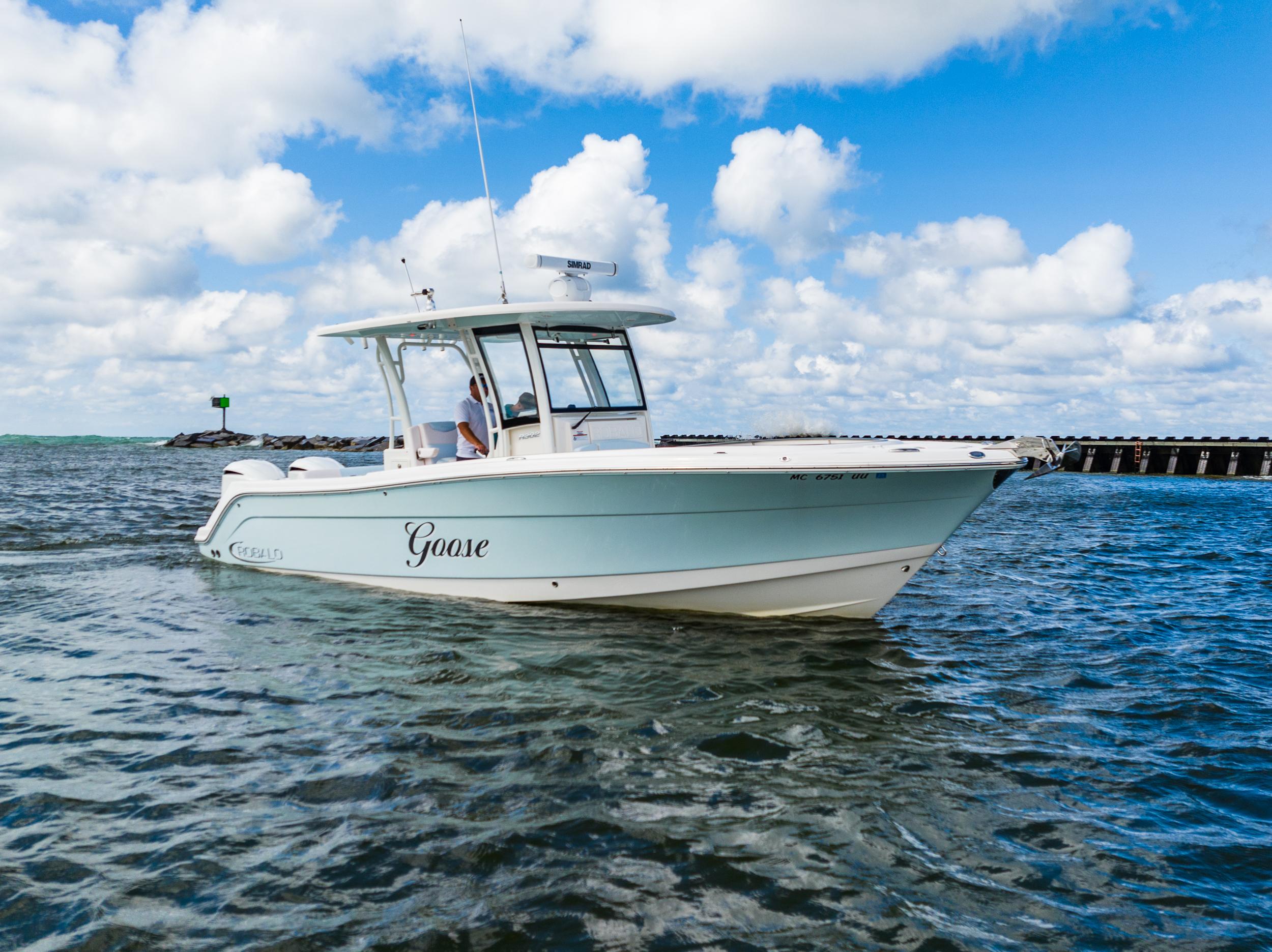 2020 Robalo R302 Center Console Center Console for sale - YachtWorld