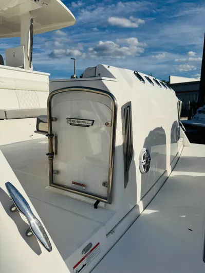  Yacht Photos Pics 2022 REGAL 38 SAV - Image 8