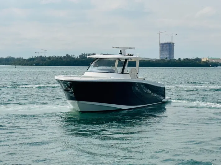  Yacht Photos Pics 2022 Regal 38 Sav - Image 3