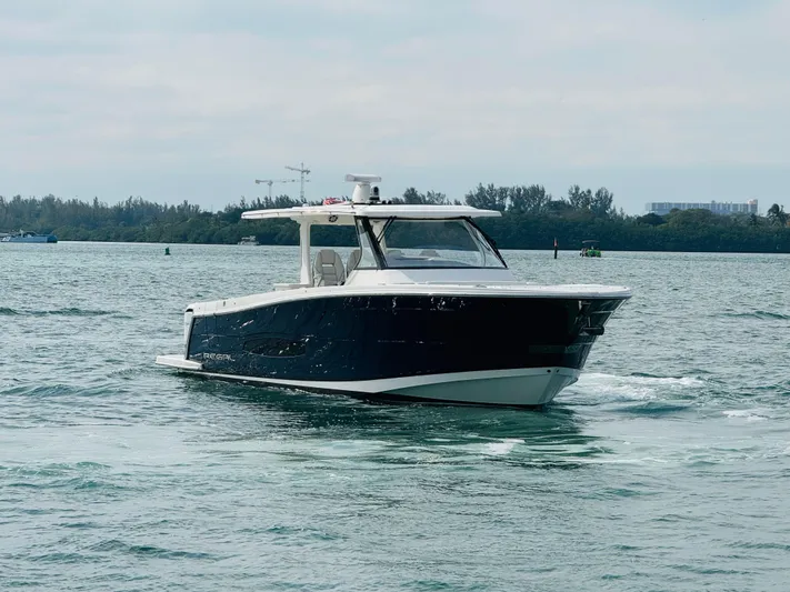  Yacht Photos Pics 2022 Regal 38 Sav - Image 1