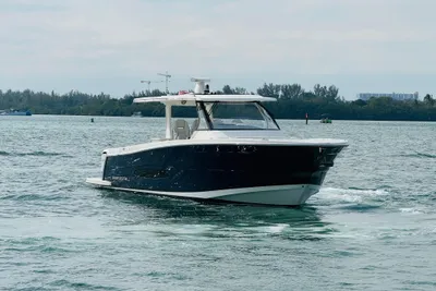 Regal 38 SAV