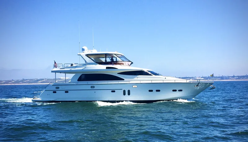 Stella Maris II Yacht Photos Pics 2007 Horizon 73 Motor Yacht cruising on open water.