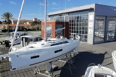 2025 Beneteau Oceanis 37.1