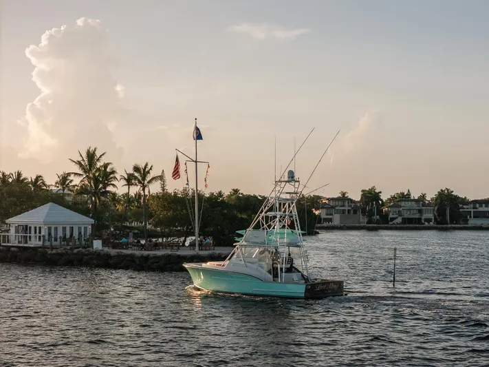 Last Mango II Yacht Photos Pics 