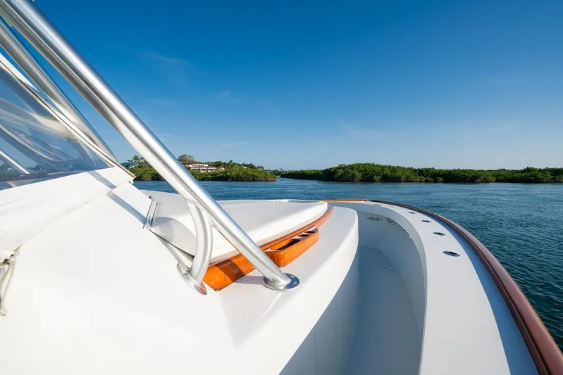 Last Mango II Yacht Photos Pics 