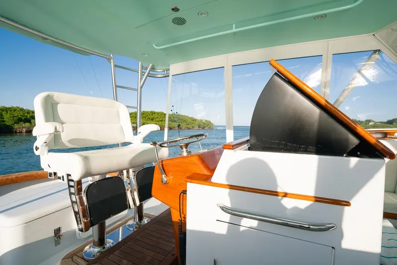 Last Mango II Yacht Photos Pics 