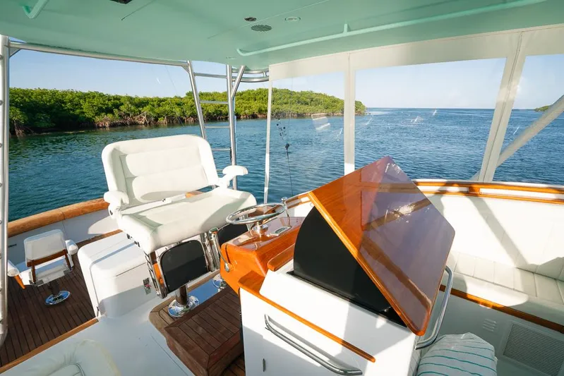 Last Mango II Yacht Photos Pics 