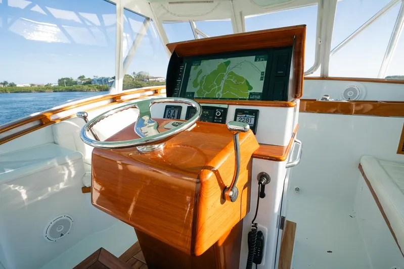 Last Mango II Yacht Photos Pics 