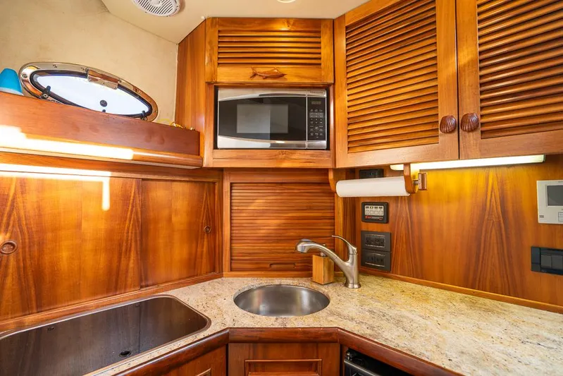 Last Mango II Yacht Photos Pics 