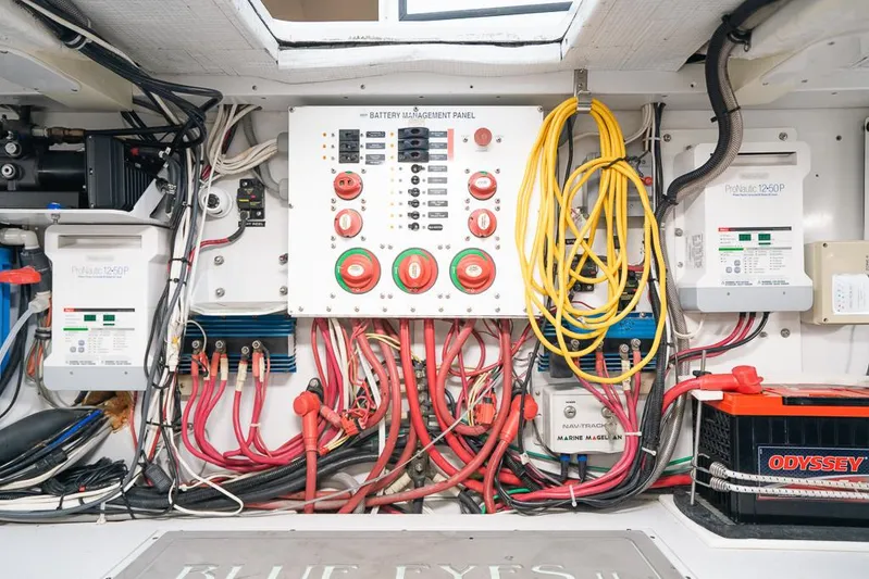 Last Mango II Yacht Photos Pics 