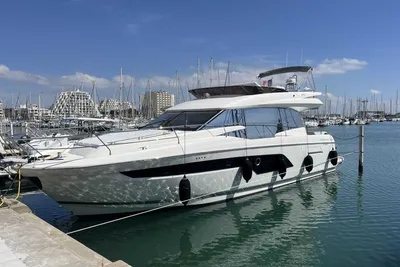 2023 Prestige 520