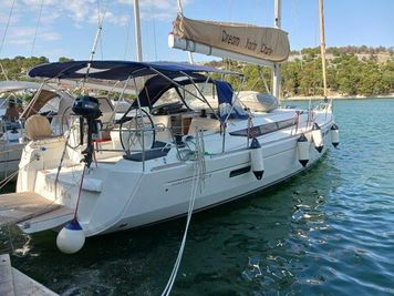 2017 Jeanneau Sun Odyssey 519
