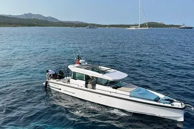 2023 Axopar 37 XC CROSS CABIN