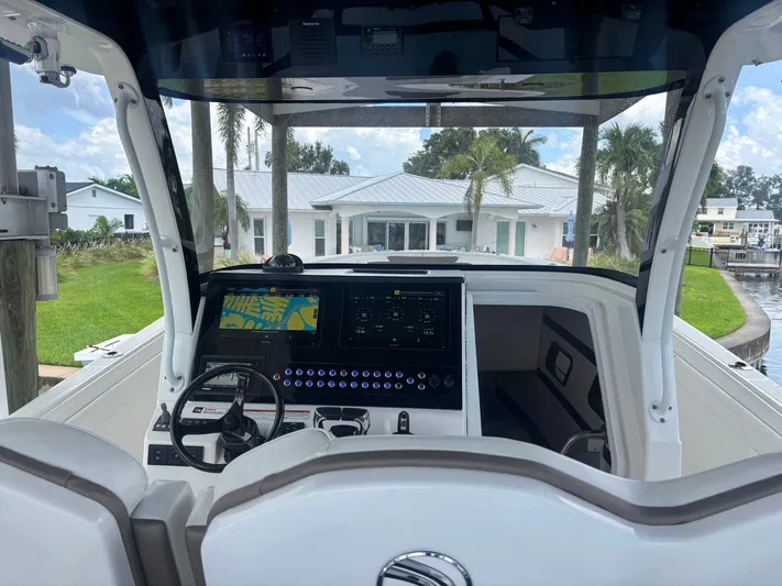  Yacht Photos Pics 2022 EDGEWATER 370 CC - Image 30