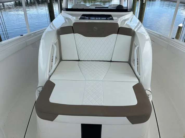  Yacht Photos Pics 2022 EDGEWATER 370 CC - Image 46