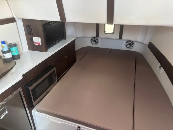  Yacht Photos Pics 2022 EDGEWATER 370 CC - Image 49