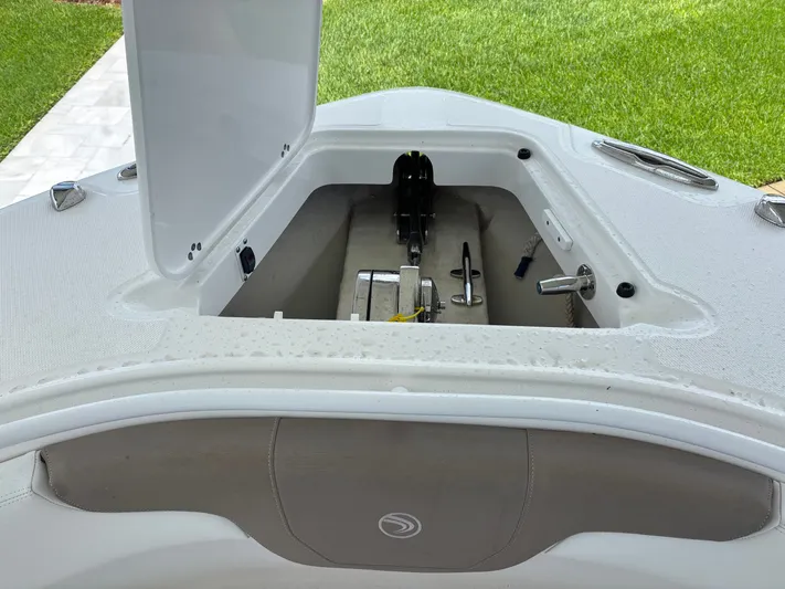  Yacht Photos Pics 2022 EDGEWATER 370 CC - Image 45