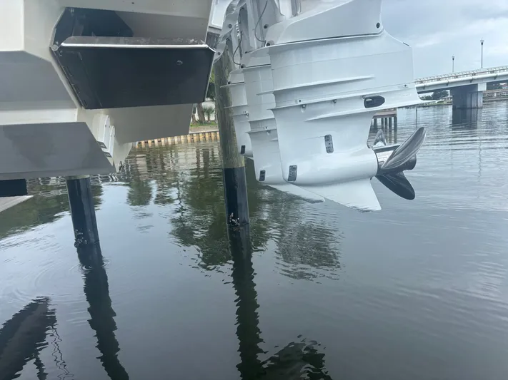  Yacht Photos Pics 2022 EDGEWATER 370 CC - Image 21