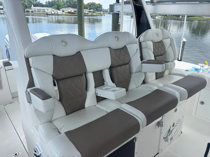  Yacht Photos Pics 2022 EDGEWATER 370 CC - Image 38