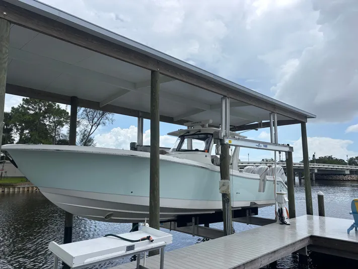  Yacht Photos Pics 2022 EDGEWATER 370 CC - Image 14